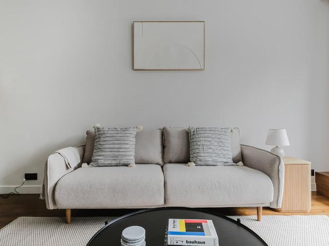 Charming Porte Dauphine 1BR with Modern Touches, Paris Amsterdam Apartments for Rent