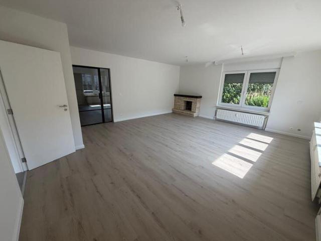 Charming renovated 3 bedroom ground floor apartment