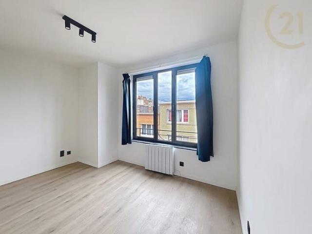 Charming renovated 1 bedroom apartment near Place du Miroir