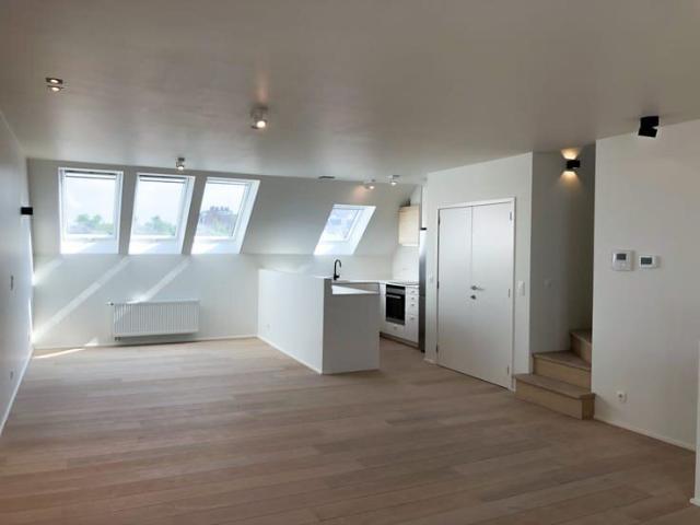 Charming renovated 2 bed duplex Marie José Georges Henri