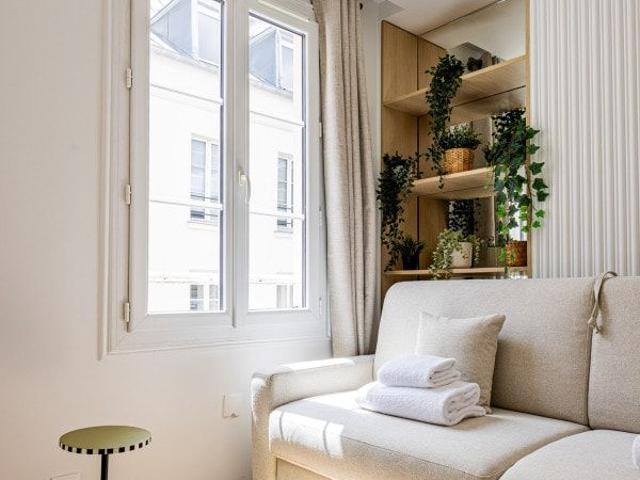 Charming Renovated Studio near Eiffel Tower & Invalides, Paris Amsterdam Apartments for Rent