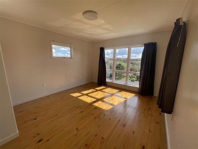 Ready and Waiting: Lovely Home in Maungaturoto
