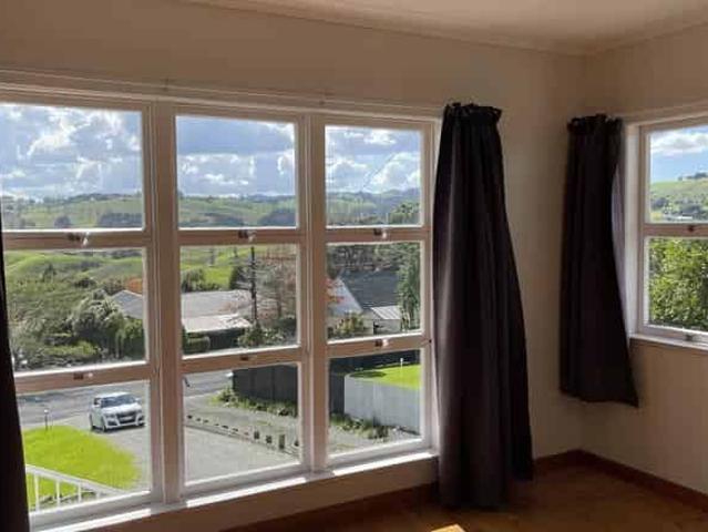 Ready and Waiting: Lovely Home in Maungaturoto