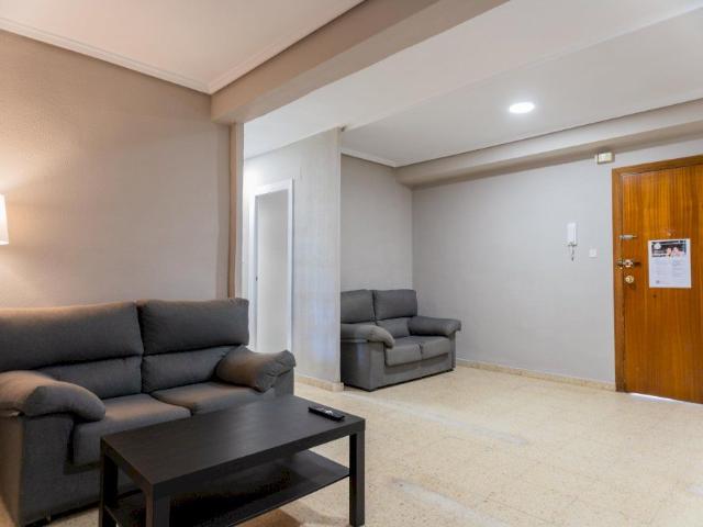 Charming room with balcony in Benimaclet
