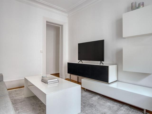 Charming Roquette 1 Bedroom Near Paris Attractions