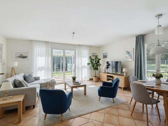 Charming semi detached villa in a residential neighbourhood