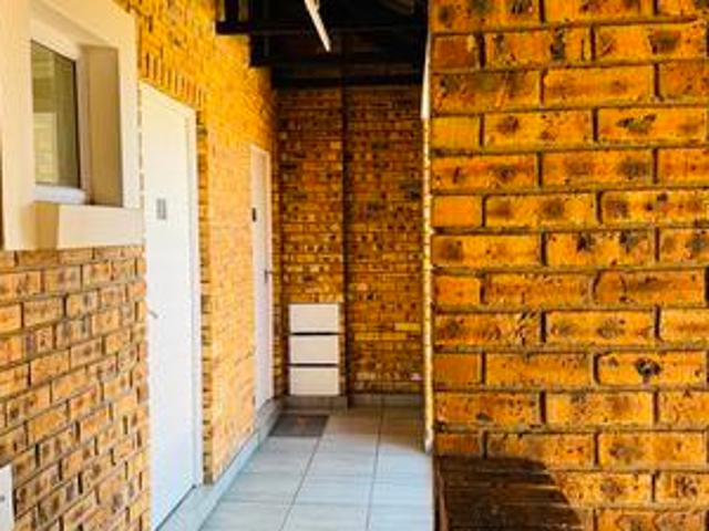 charming sectional title 2 bedroom u.