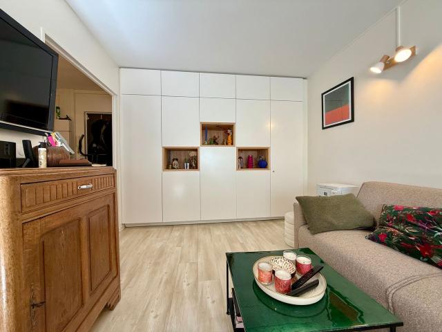 Charming & Secure Apartment – Canal Saint Martin, Paris Amsterdam Apartments for Rent