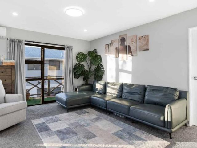 Charming & Spacious 3 Bedroom in St. Albans