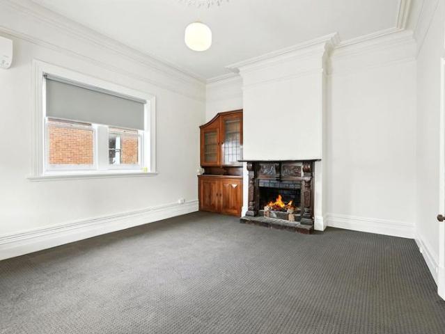Charming & Spacious Unit