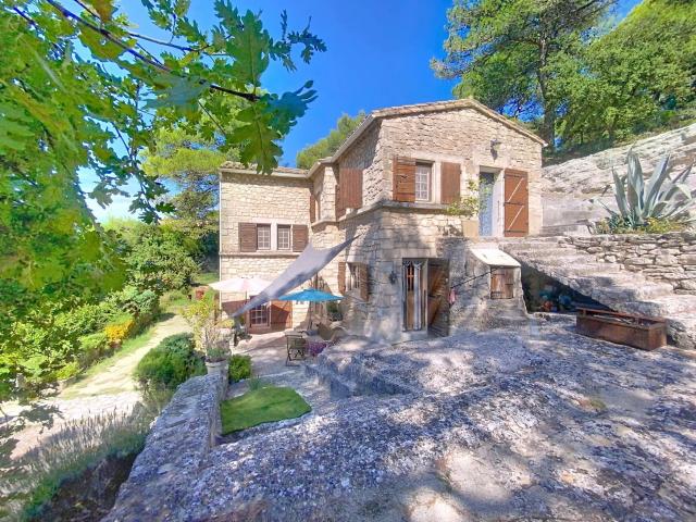 Charming stone property in the countryside of Saint Remy de. 125m² Saint Rémy De Provence