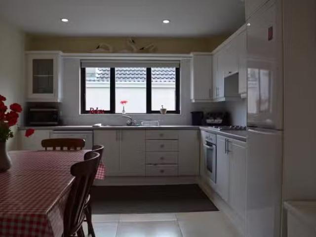 New STUDENT LET, 2 Coachmans Court