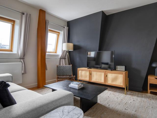Charming Studio in Stunning Paris Ternes