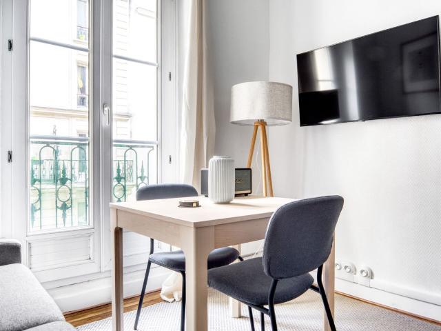 Charming Studio in the Heart of Paris!, Paris Amsterdam Apartments for Rent