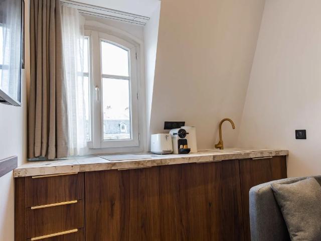 Charming Studio of 11m2 located in the 17th district of Paris. Close to transport