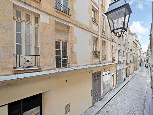Charming Studio Sleeps 2 Sentier / Montorgueil, Paris Amsterdam Apartments for Rent