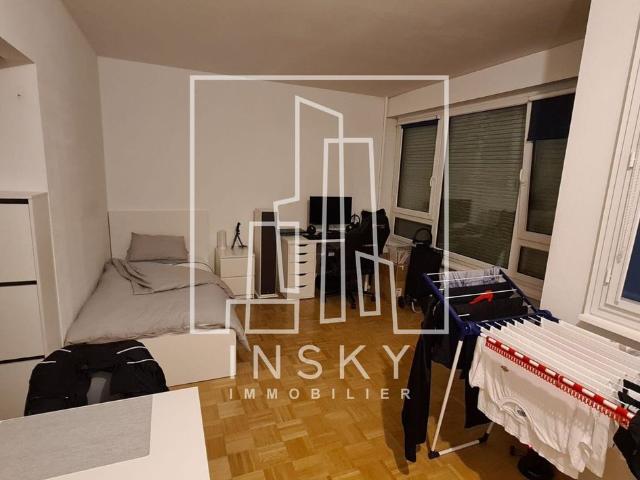 Charming Studio with Balcony in Onex