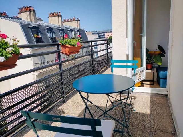 Charming Studio with Large Balcony and air condition and elevator 6th floor | Metro Chevaleret