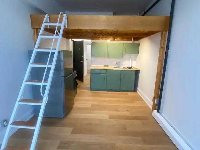Charming Studio with Loft in Historic Inglewood