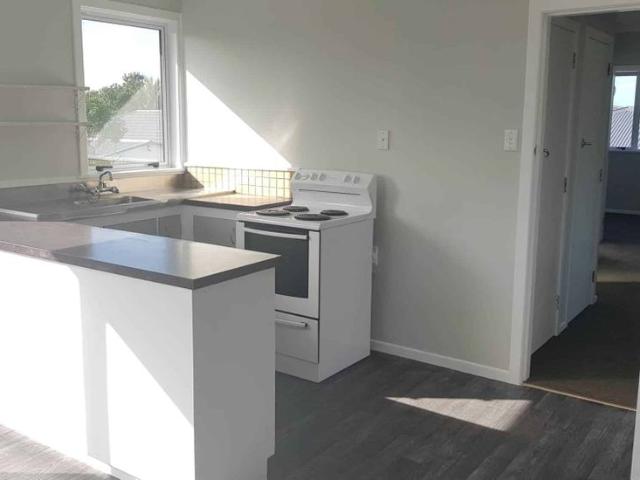 Charming & Sun Drenched 3 Bedroom Upper Level Flat