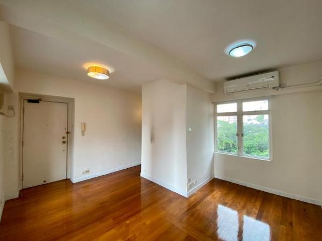 CHARMVIEW COURT 俊威閣