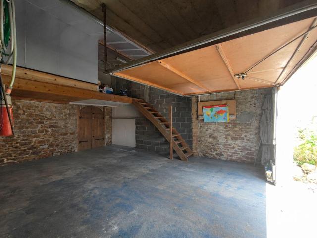 Chars Location Parking / Garage 95