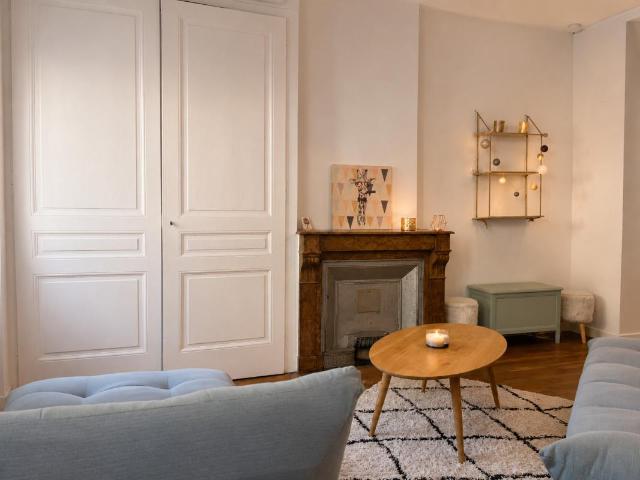 CHARPENNES / REPUBLIQUE T2 44,50m2 A LA LIMITE DU 6 EME AR