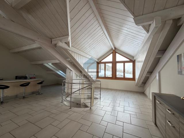 CHARQUEMONT APPARTEMENT ATYPIQUE de 172.84m2
