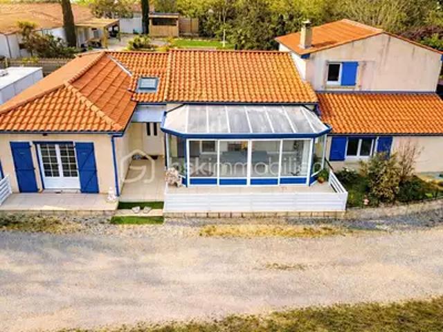 Charron 17230 Achat / Vente maison 8 pièces t8 piscine terrasse