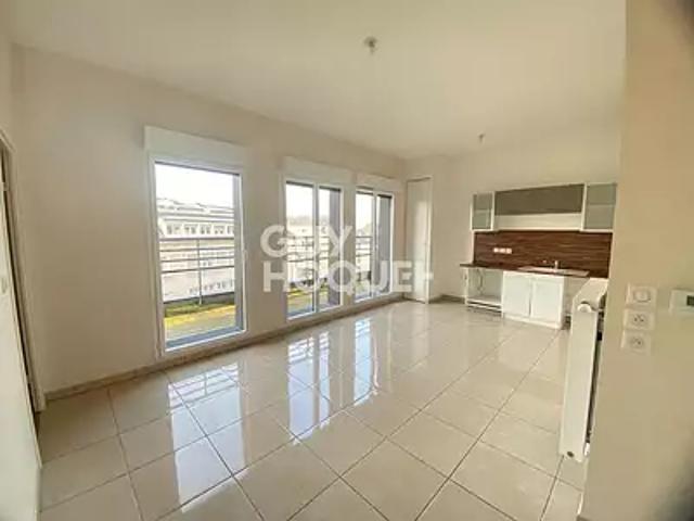 Chartres 28000 Location appartement 3 pièces t3 au dernier étage cave