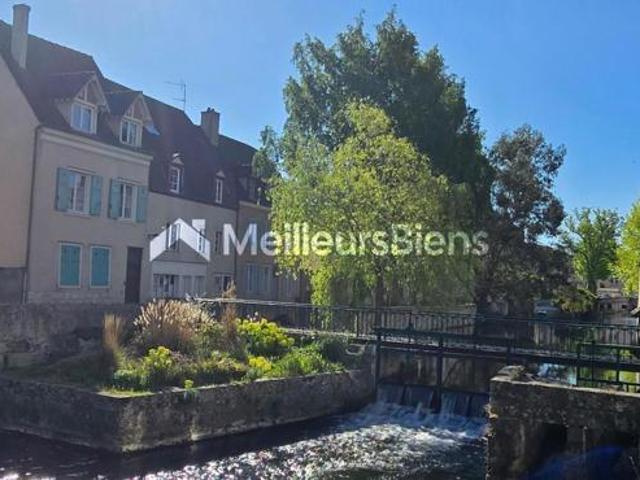 CHARTRES Basse ville: Magnifique T2 45m² env. + cave