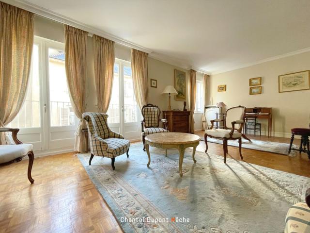 CHARTRES CATHEDRALE Appartement en duplex de 5 pièces avec cav