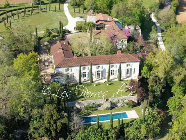 Chartreuse Du Xviii° Siècle Sur La Hauteur Avec Vue Exceptio. 800m² Agen