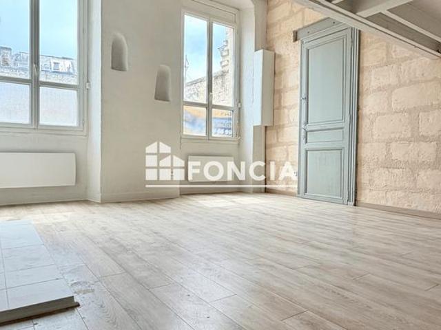 Chartrons – Esprit loft, un appartement rénové prêt à vivre
