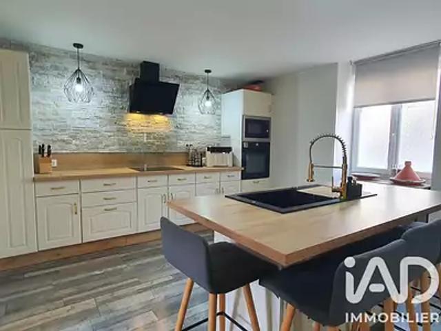 Chasseneuil sur Bonnieure 16260 Achat / Vente maison 8 pièces t8 parking