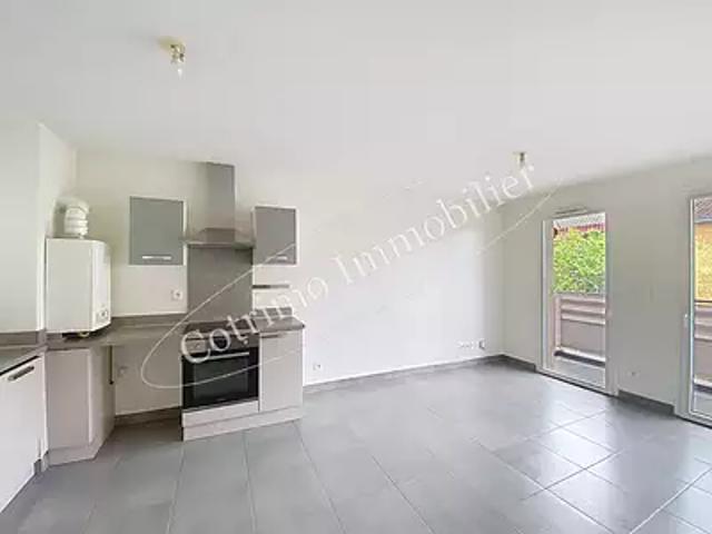 Chassieu 69680 Achat / Vente appartement 2 pièces t2 cave parking
