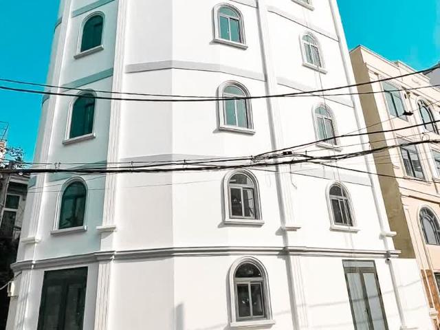CHDV cao cấp xây mới 3 Mặt Tiền DT 78m2 Cho thuê 84tr/tháng Giá: 15.5 Tỷ Nguyễn Văn Đậu