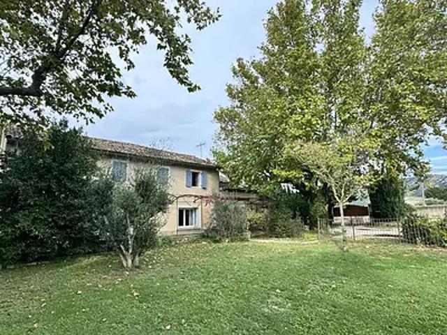 Cheval Blanc 84460 Achat / Vente maison 8 pièces t8 au dernier étage terrasse