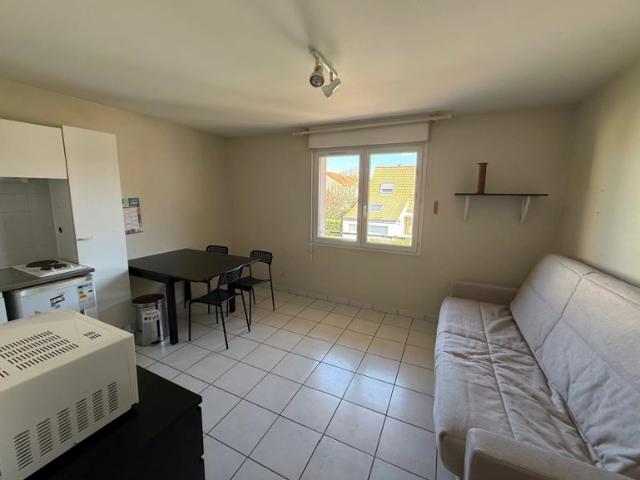 Chevigny Saint Sauveur: beau studio meublé récent