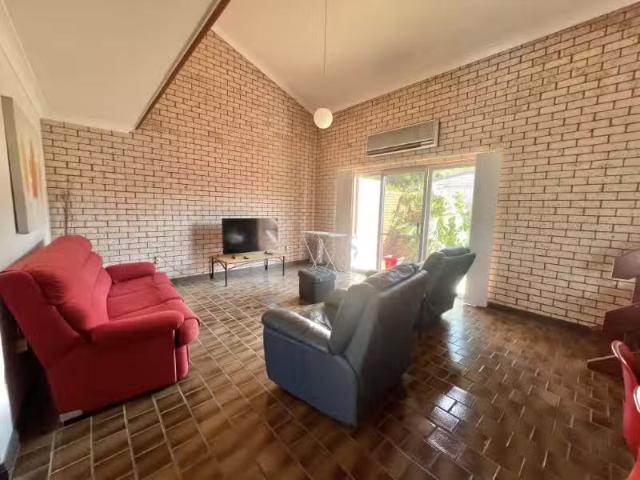 Cheap 4/11 Albert Street, Parkes Apartment for rent Listed by.