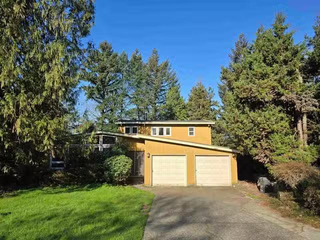 Rental! 4 BR House for rent in Burnaby, Burnaby North, 3639 Ly.