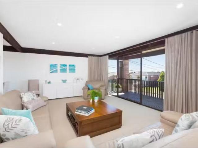 Charming 69 Shoalhaven Road, Sylvania Waters House for rent L.