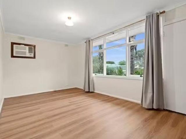 For Rent! 14 Hayward Terrace, Loxton, SA 5333