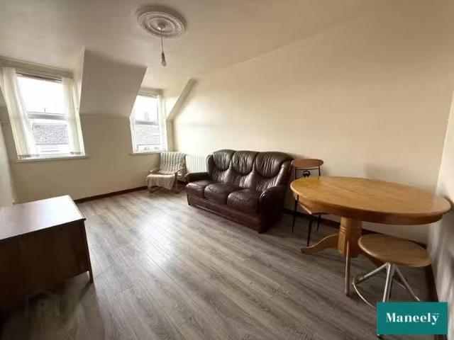 Cozy 156c Moore Street