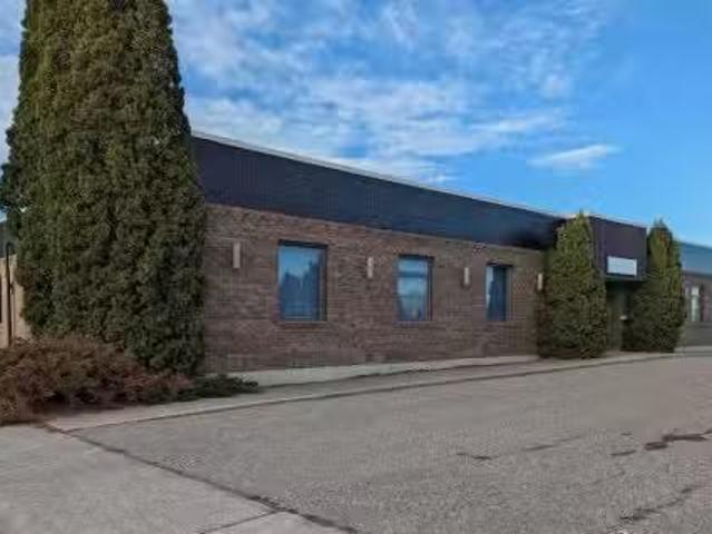 Cheap 2105 20 Avenue, Coaldale, AB, T1M 0C1 commercial for l.