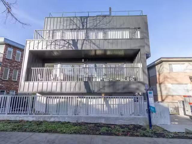 Cheap 2 BR Apartment for rent in Vancouver, Vancouver East, 10.