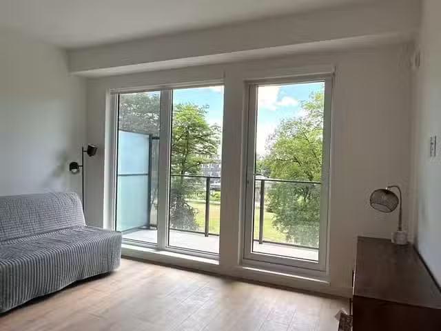Cheap 2 BR Apartment for rent in Vancouver, Vancouver West, 40.