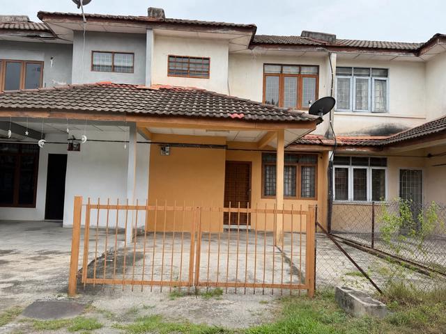 CHEAP 2 Storey Terrace Taman Subang Perdana Seksyen U3 Shah Alam