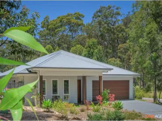 Deal! 33 Bentwing Parade, Murrays Beach House for rent Listed.