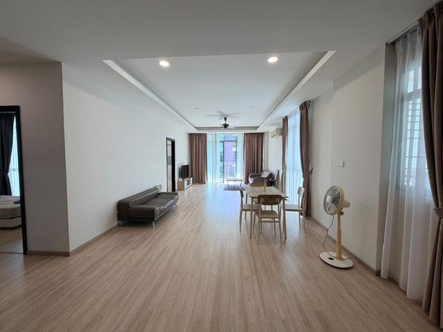 Cheap The Park Residence 3 bedroom 1400 sqft block b face pool